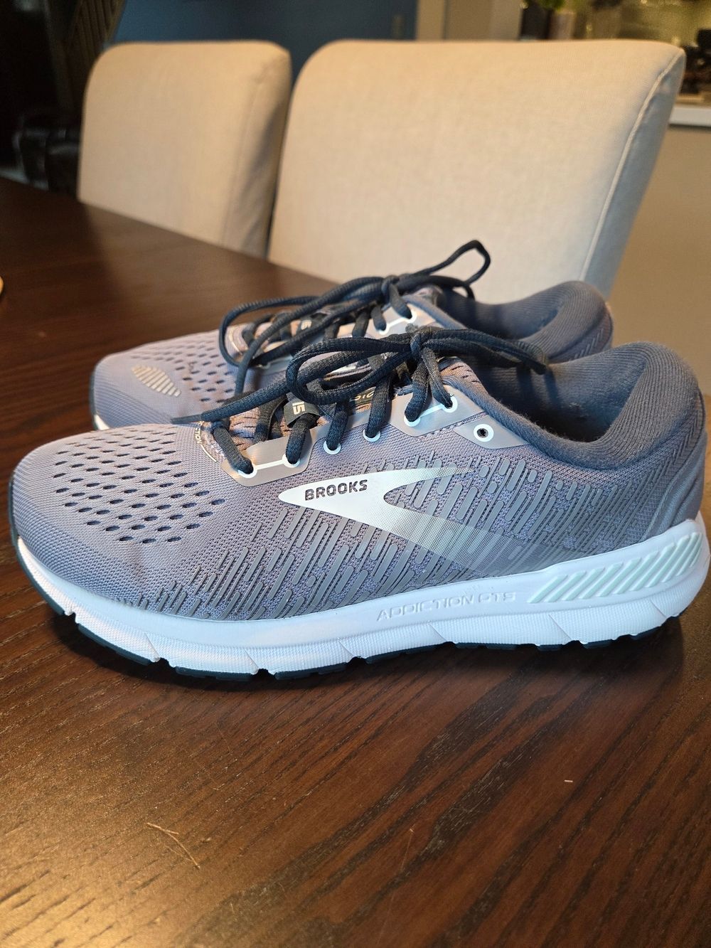 Brooks Addiction GTS 15 Women Size 9.5 Wide D Running Shoes Grey Activewear